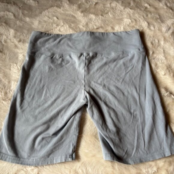 2/$40 TNA Grey Bike Shorts Ladies Size S - Picture 2 of 8